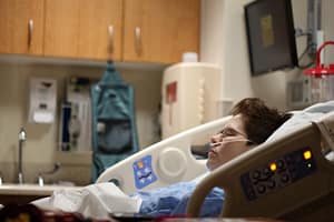 patient in hospital bed, rightsizing length of stay helps patients